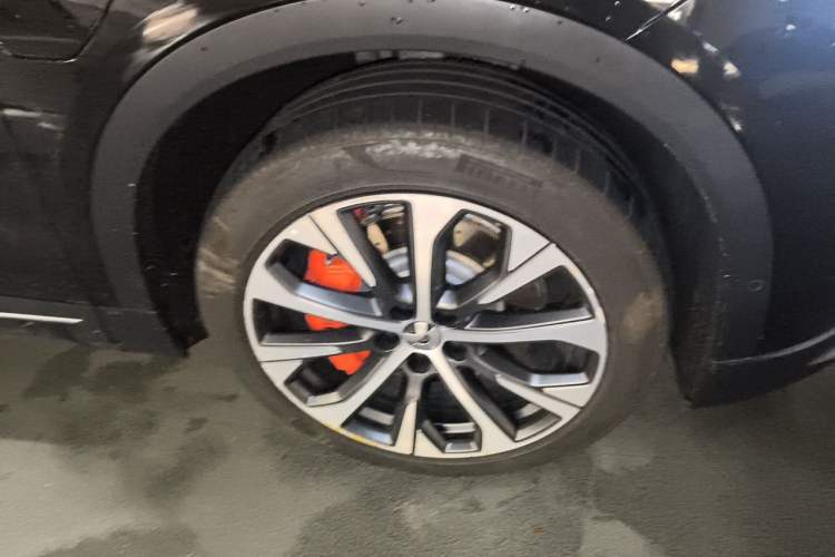 Used Nio EC7 2024 75 kWh Right Front Wheel Hub
