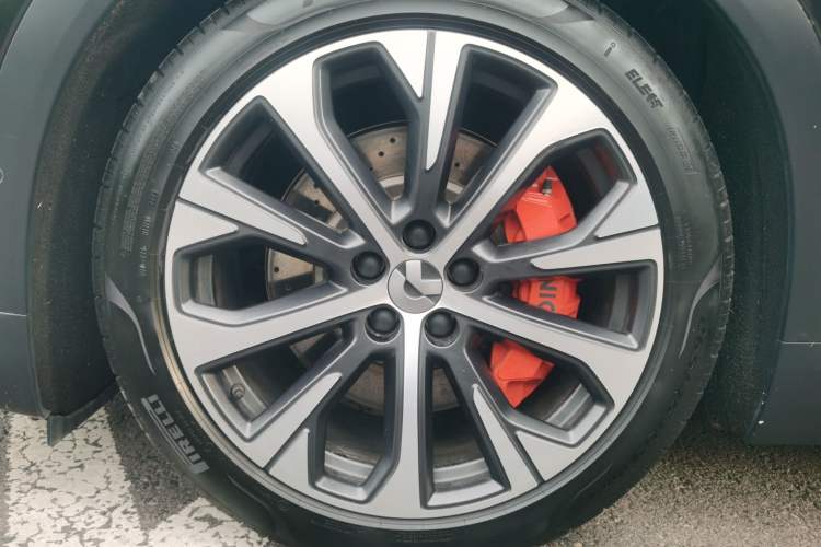 Used Nio EC7 2024 75 kWh Right Front Wheel Hub