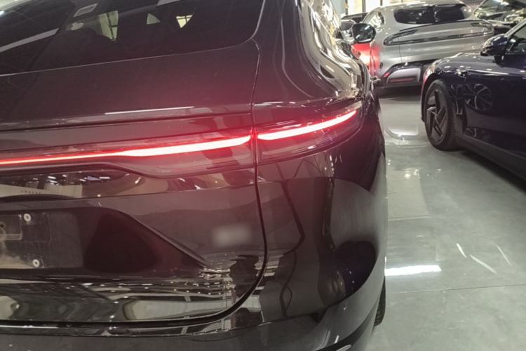 Used Nio EC7 2024 75 kWh Right Rear Taillight