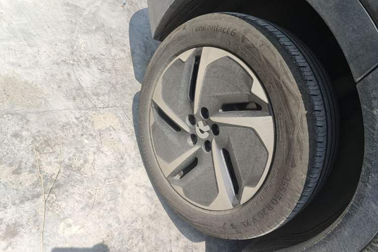 Used Nio EC7 2024 75 kWh Right Rear Wheel Hub