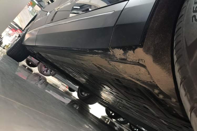 Used Nio EC7 2024 75 kWh Right Side Sill