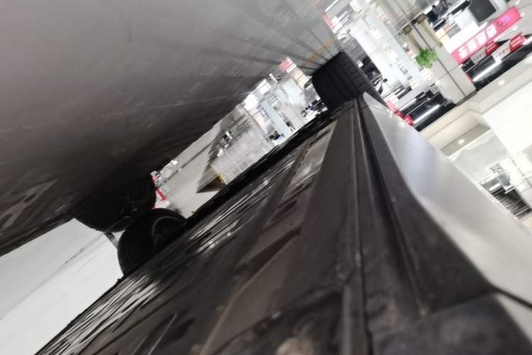 Used Nio EC7 2024 75 kWh Right Side Sill
