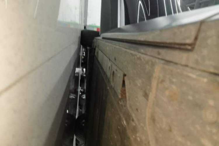Used Nio EC7 2024 75 kWh Right Side Sill