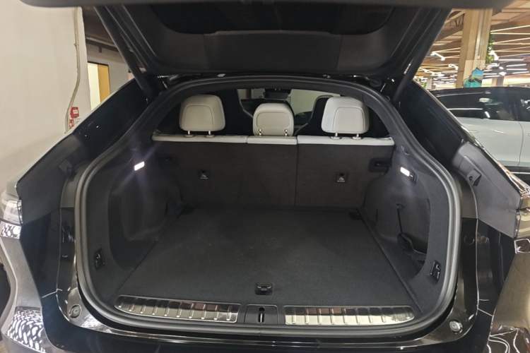 Used Nio EC7 2024 100kWh Trunk