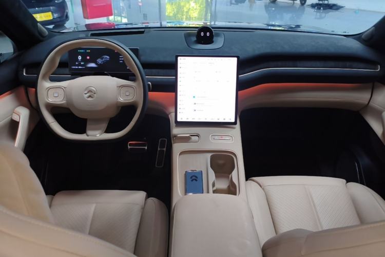 Used Nio EC7 2024 75 kWh Center Console