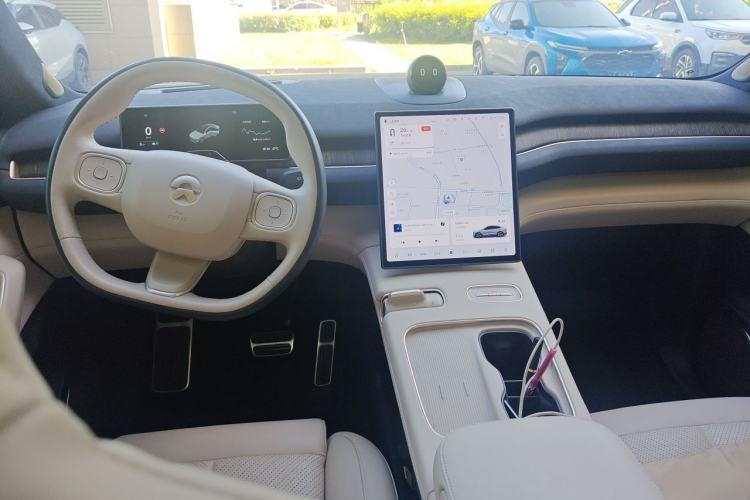 Used Nio EC7 2024 75 kWh Center Console