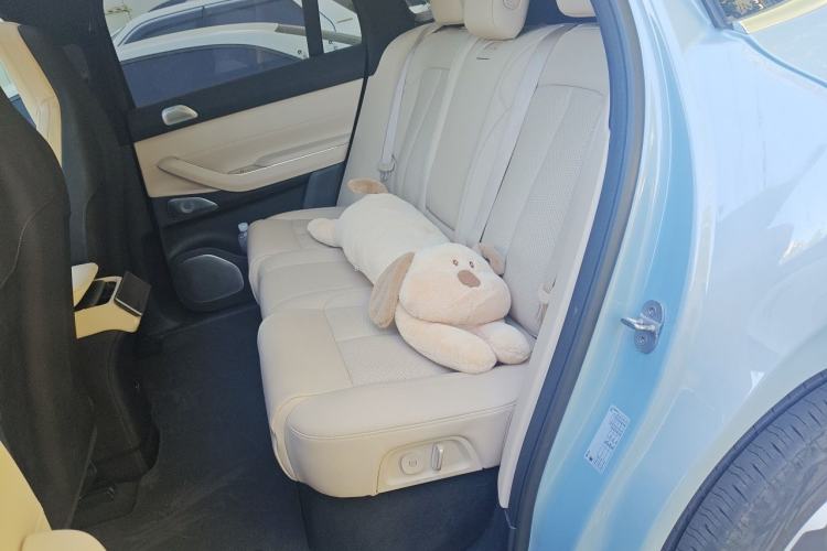 Used Nio EC7 2024 75 kWh Left Rear Seat