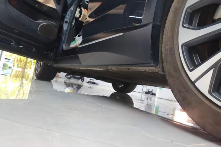 Used Nio EC7 2024 75 kWh Left Side Sill