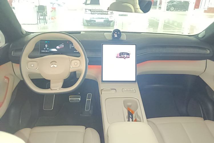 Used Nio EC7 2024 75 kWh Center Console