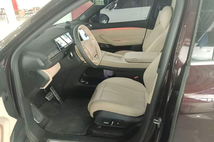 Used Nio EC7 2024 75 kWh Left Front Seat