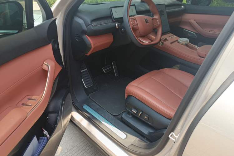 Used Nio EC7 2024 75 kWh Driver Seat