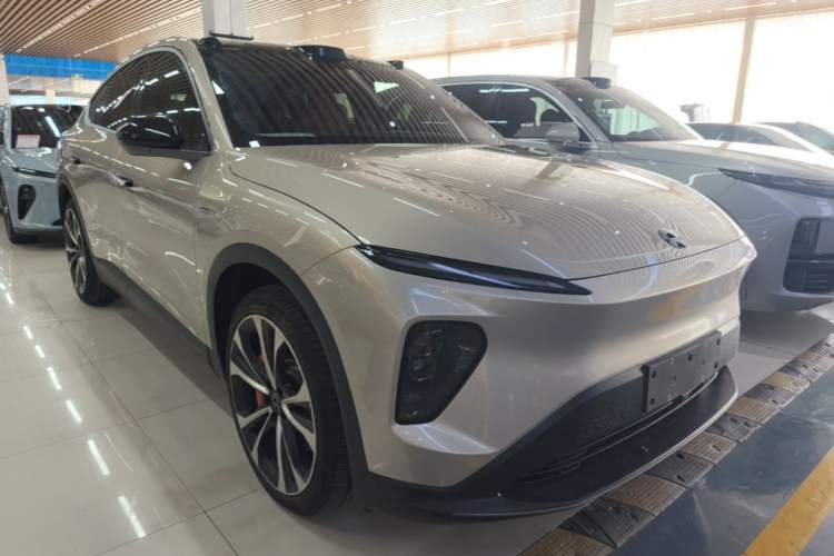 Used Nio EC7 2024 100kWh Signature Edition Front Right 45 Deg