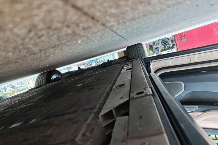 Used Nio EC7 2024 100kWh Signature Edition Left Side Sill
