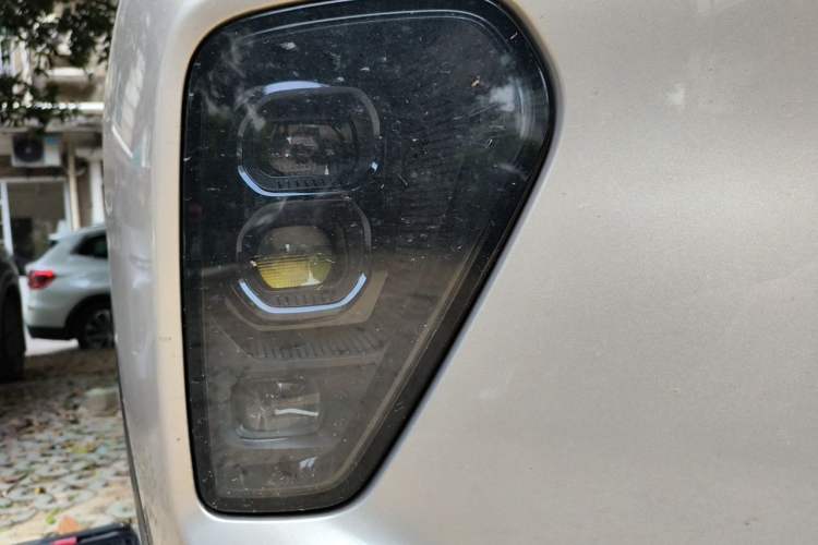 Used Nio EC7 2024 75 kWh Right Front Headlight