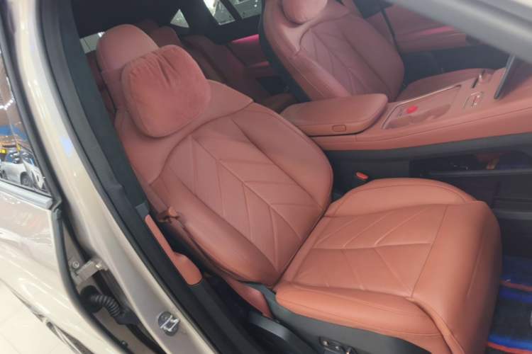 Used Nio EC7 2024 100kWh Signature Edition Right Front Seat