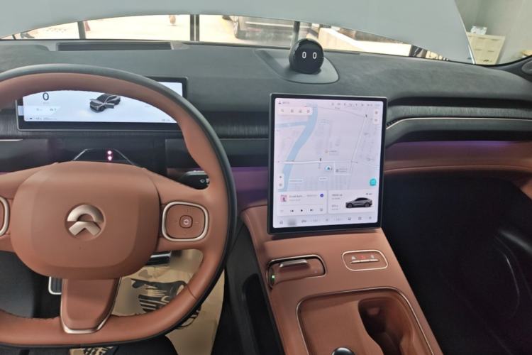 Used Nio EC7 2024 75 kWh Center Console