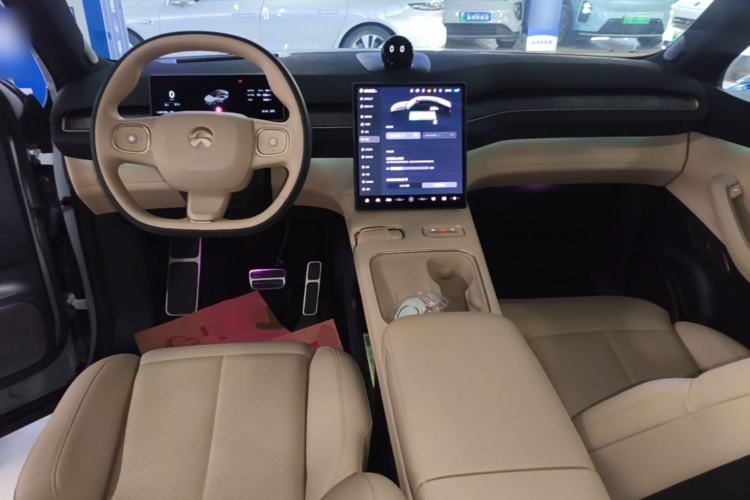 Used Nio EC7 2024 75 kWh Center Console
