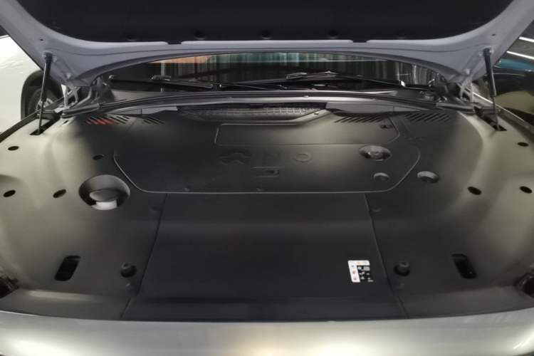 Used Nio EC7 2024 75 kWh Engine Bay