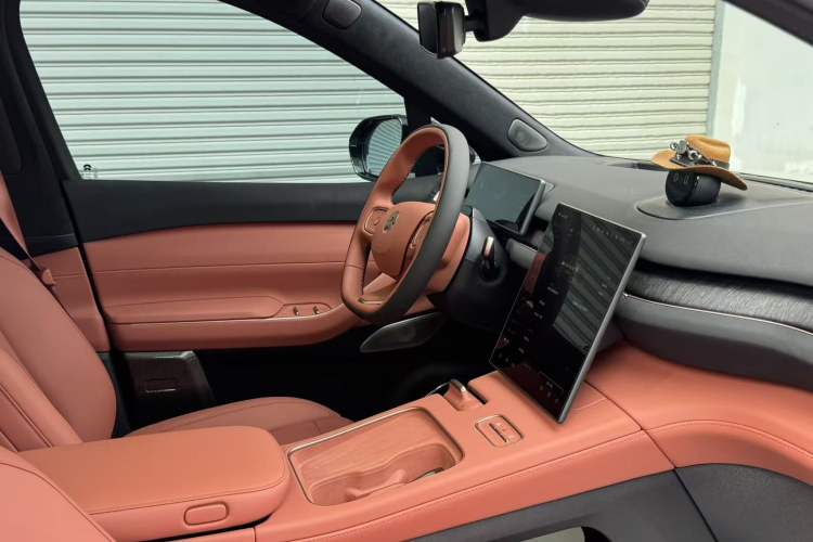 Used Nio EC7 2024 75 kWh Interior 10