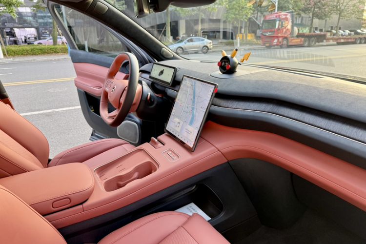Used Nio EC7 2024 75 kWh Interior 12