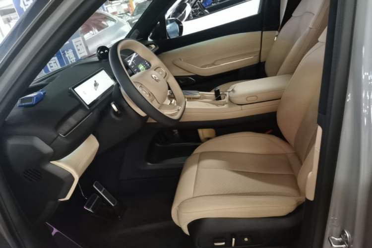 Used Nio EC7 2024 75 kWh Left Front Seat