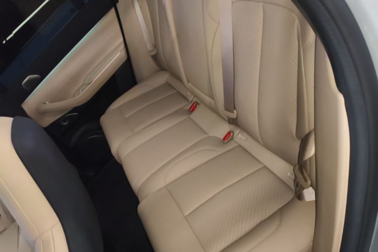Used Nio EC7 2024 75 kWh Left Rear Seat