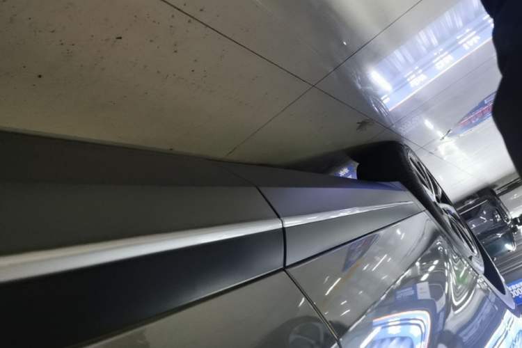 Used Nio EC7 2024 75 kWh Left Side Sill