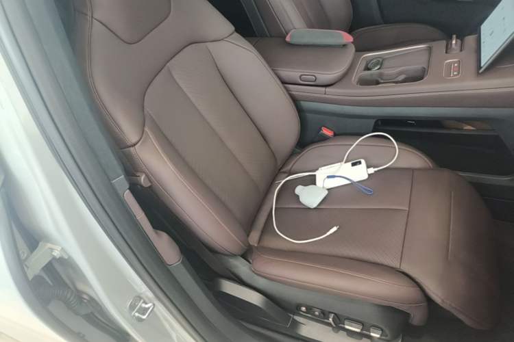 Used Nio EC7 2024 75 kWh Right Front Seat