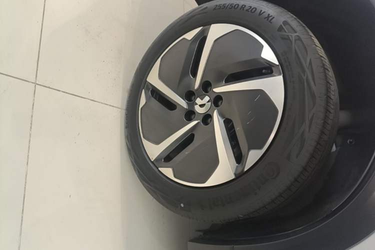 Used Nio EC7 2024 75 kWh Right Rear Wheel Hub