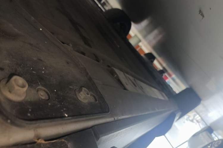 Used Nio EC7 2024 75 kWh Right Side Sill
