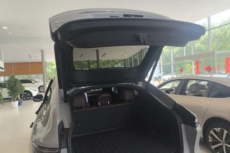 Used Nio EC7 2024 75 kWh Trunk