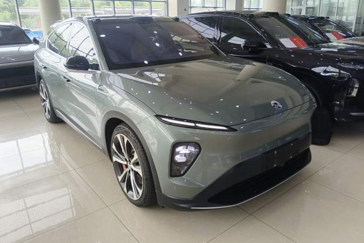 Used Nio EC7 2024 75 kWh Front Right 45 Deg
