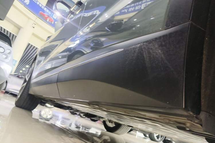 Used Nio EC7 2024 75 kWh Left Side Sill