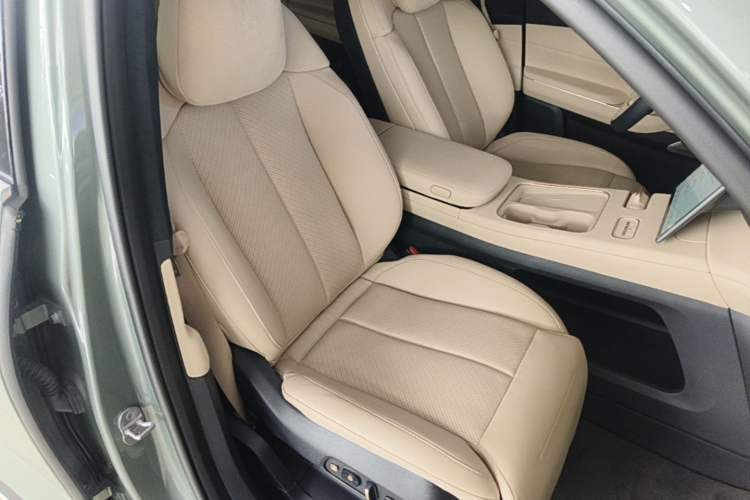 Used Nio EC7 2024 75 kWh Right Front Seat