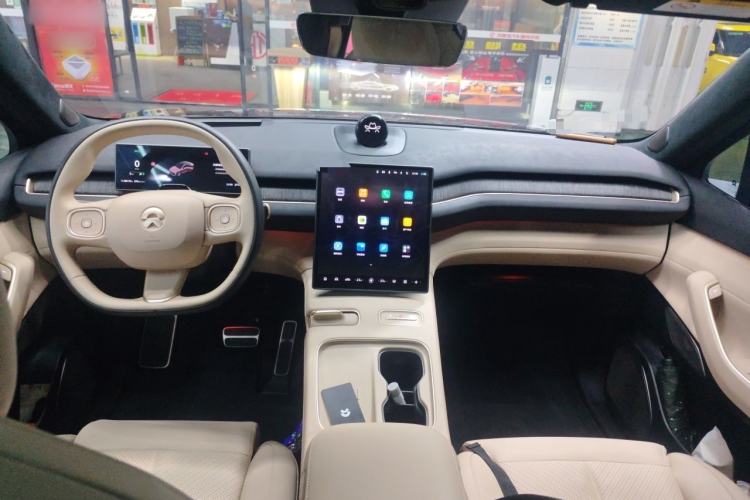 Used Nio EC7 2024 75 kWh Center Console