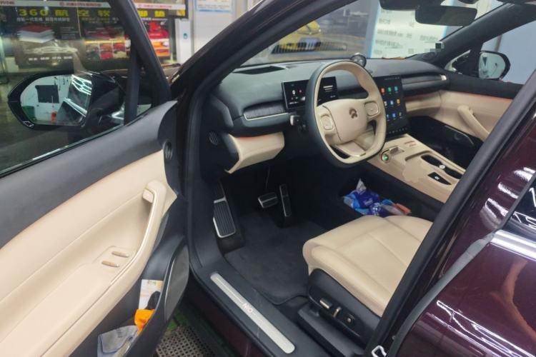 Used Nio EC7 2024 75 kWh Driver Seat