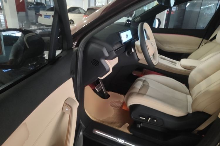 Used Nio EC7 2024 75 kWh Driver Seat