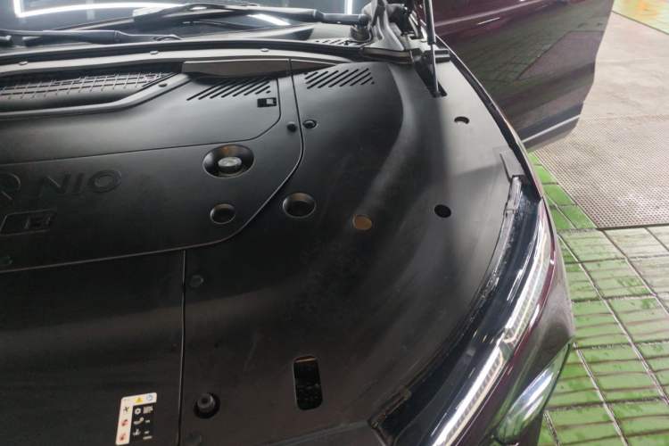 Used Nio EC7 2024 75 kWh Engine Bay Left