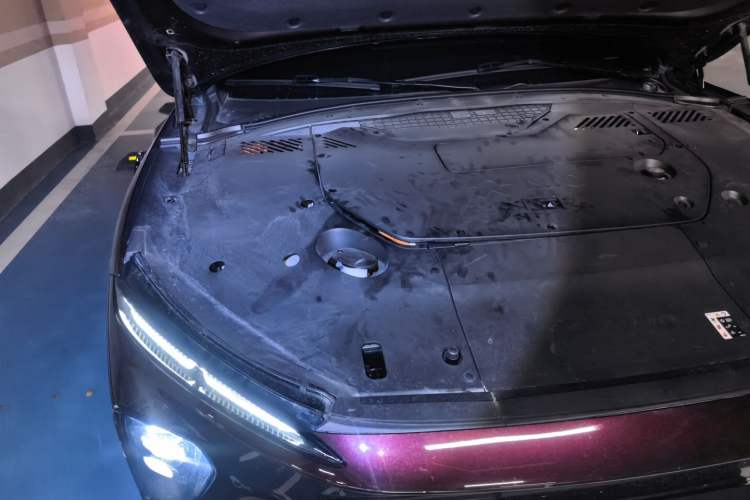 Used Nio EC7 2024 75 kWh Engine Bay Right