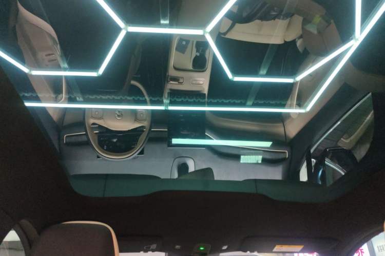 Used Nio EC7 2024 75 kWh Headliner