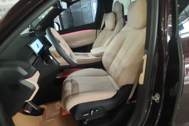 Used Nio EC7 2024 75 kWh Left Front Seat