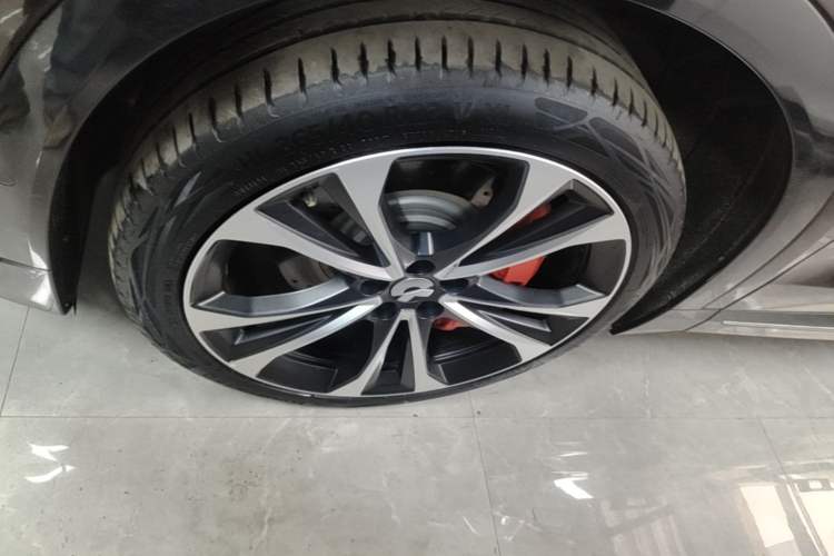Used Nio EC7 2024 75 kWh Left Front Wheel Hub