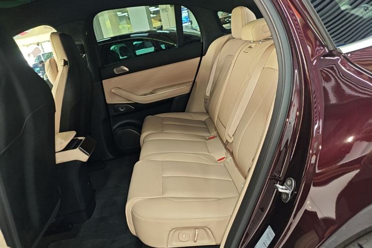 Used Nio EC7 2024 75 kWh Left Rear Seat