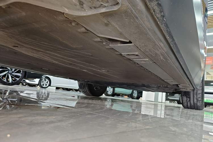 Used Nio EC7 2024 75 kWh Left Side Sill