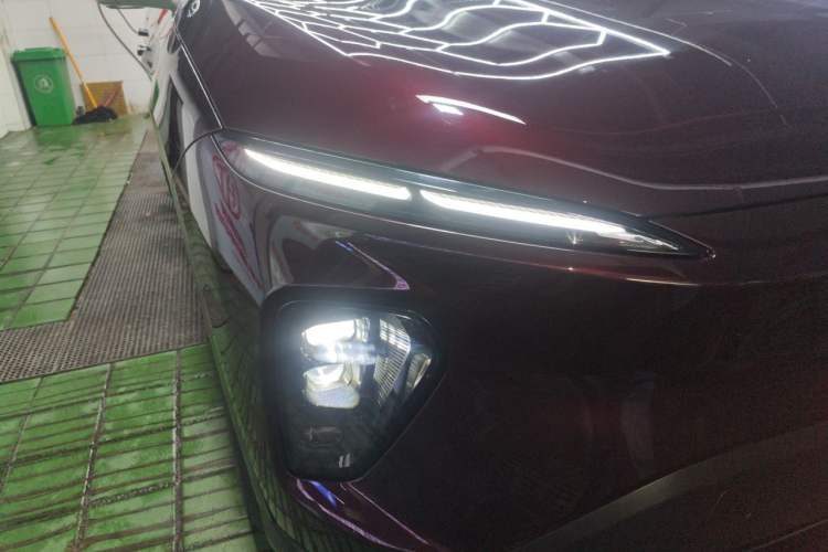 Used Nio EC7 2024 75 kWh Right Front Headlight