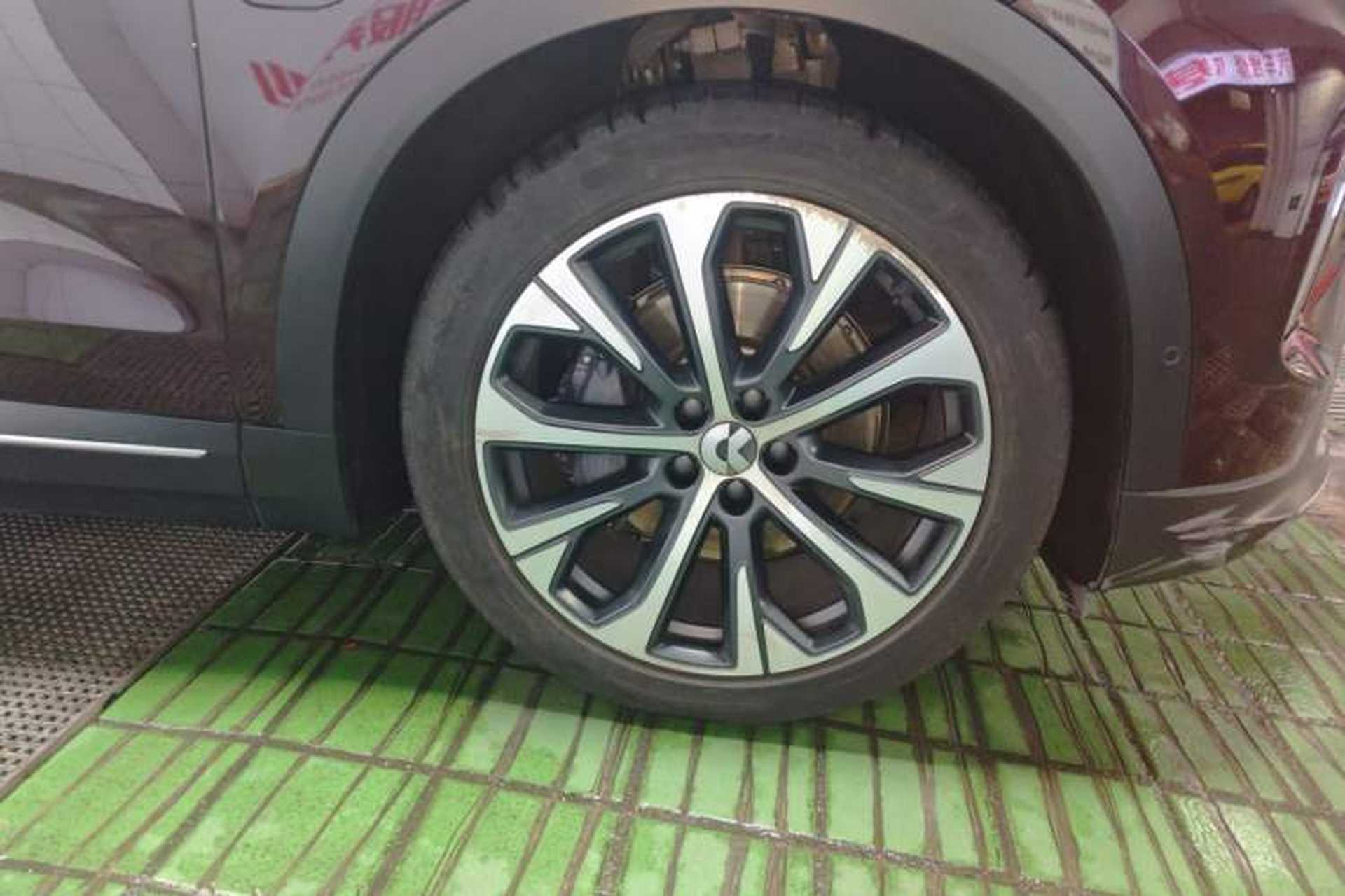 Used Nio EC7 2024 75 kWh Right Front Wheel Hub