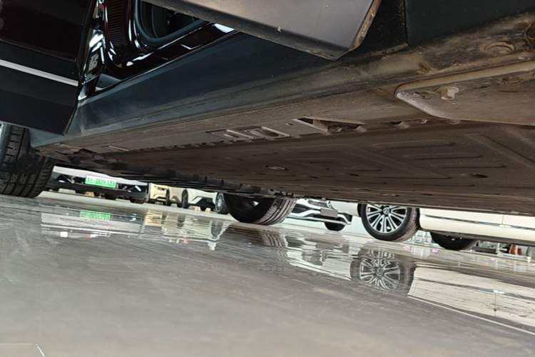 Used Nio EC7 2024 75 kWh Right Side Sill
