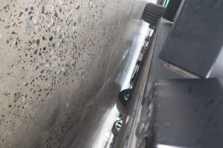Used Nio EC7 2024 75 kWh Right Side Sill