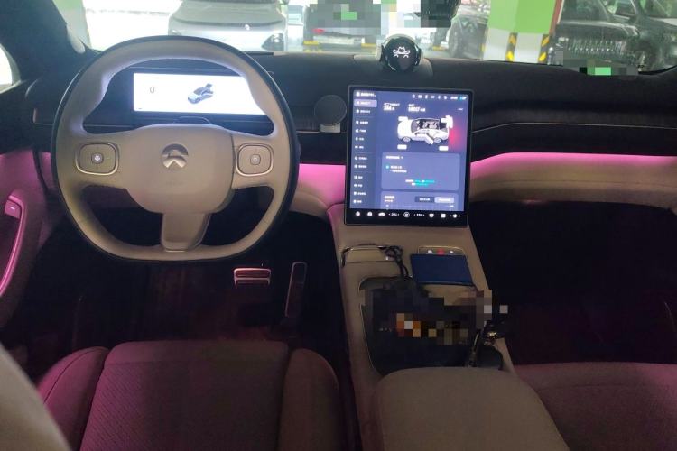Used Nio EC7 2024 75 kWh Center Console