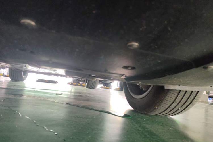 Used Nio EC7 2024 75 kWh Chassis Front Right